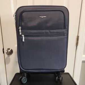 NWT Baggallini French Navy 4-Wheel Carry-On Suitcase